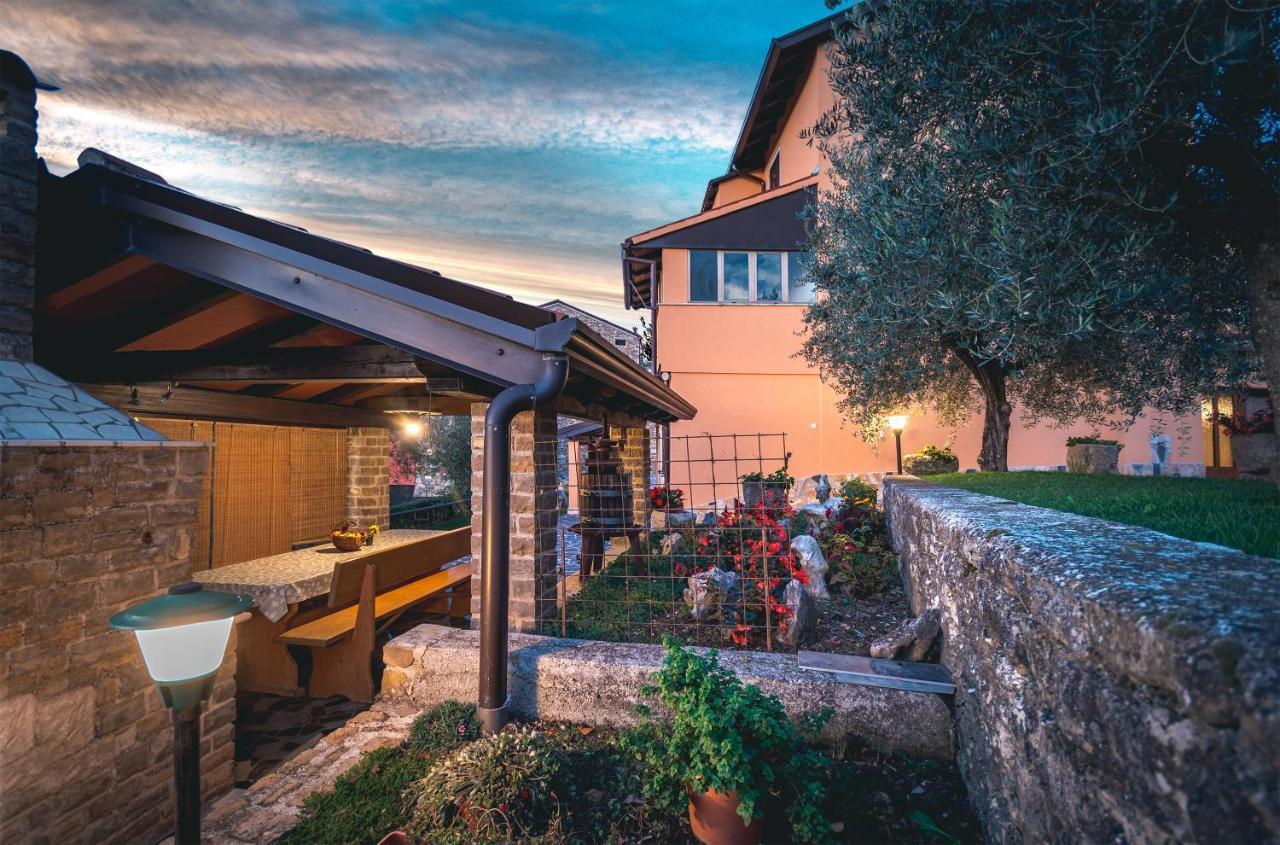 Guest House Nena Motovun Exterior foto