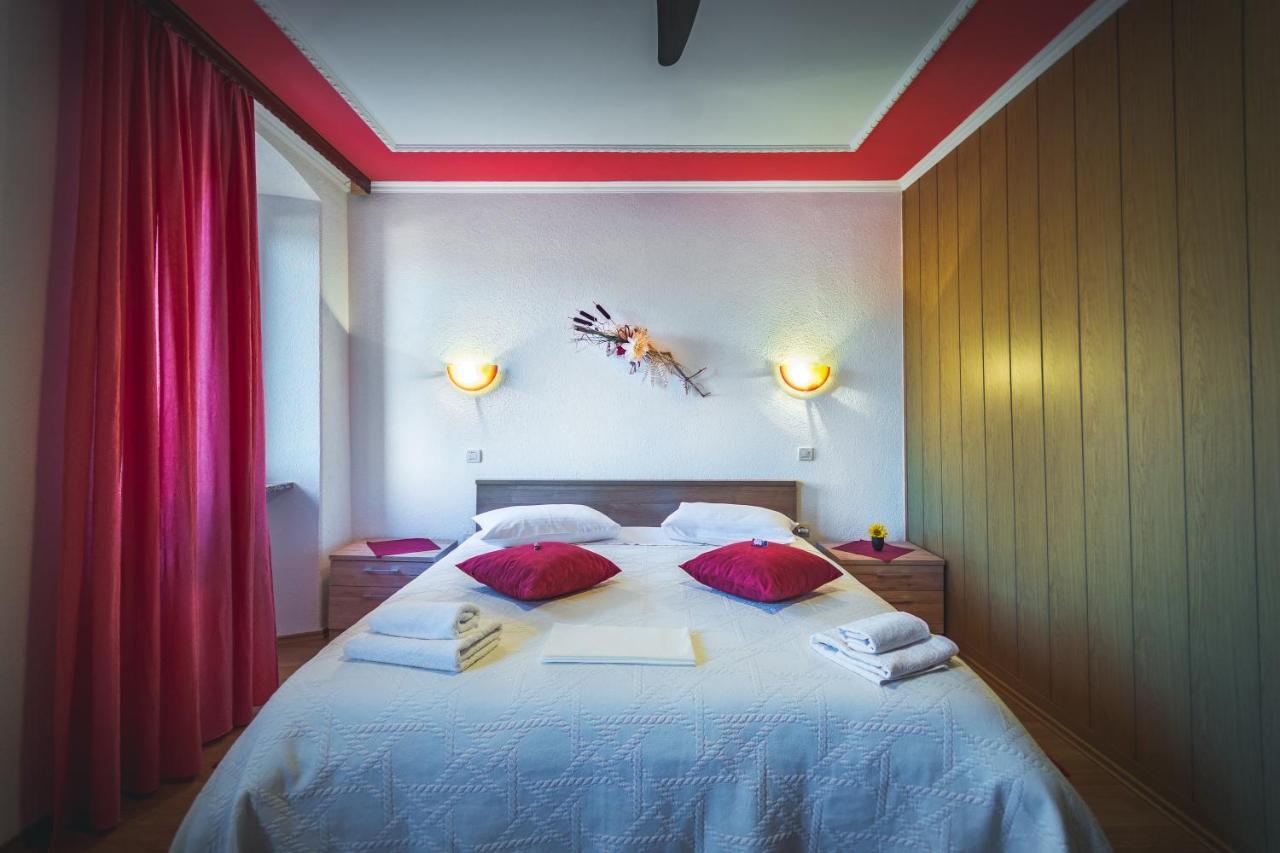 Guest House Nena Motovun Exterior foto
