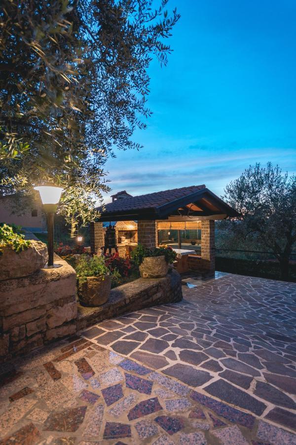 Guest House Nena Motovun Exterior foto
