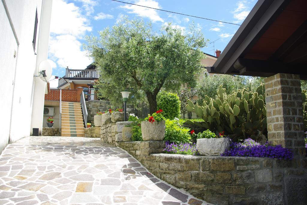 Guest House Nena Motovun Exterior foto