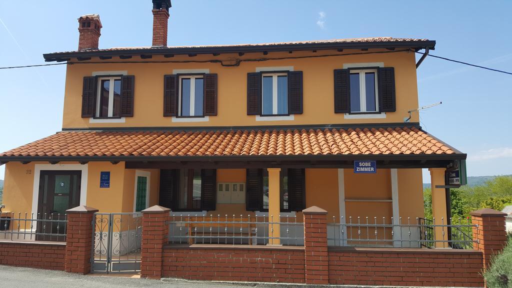 Guest House Nena Motovun Exterior foto